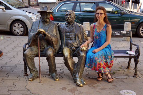 Statue of Slaveikovs